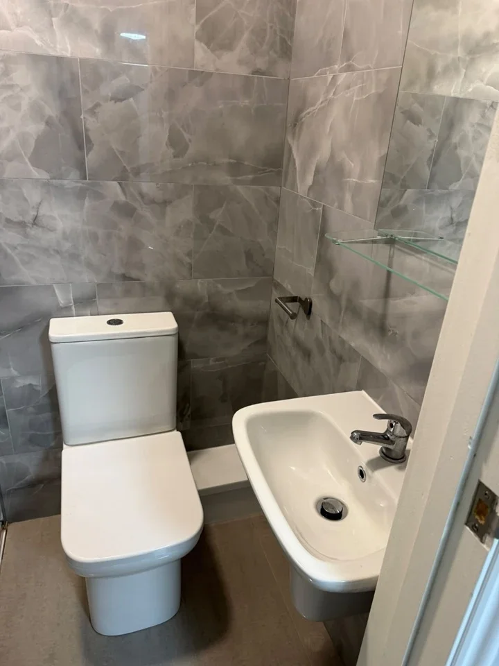 Flat Tamworth Lane in Greater London