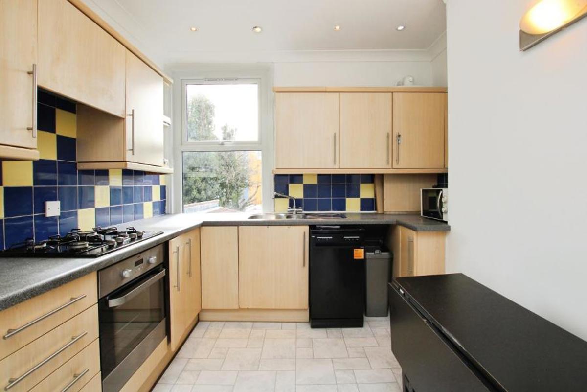 Flat Alma Vale Road in Bristol
