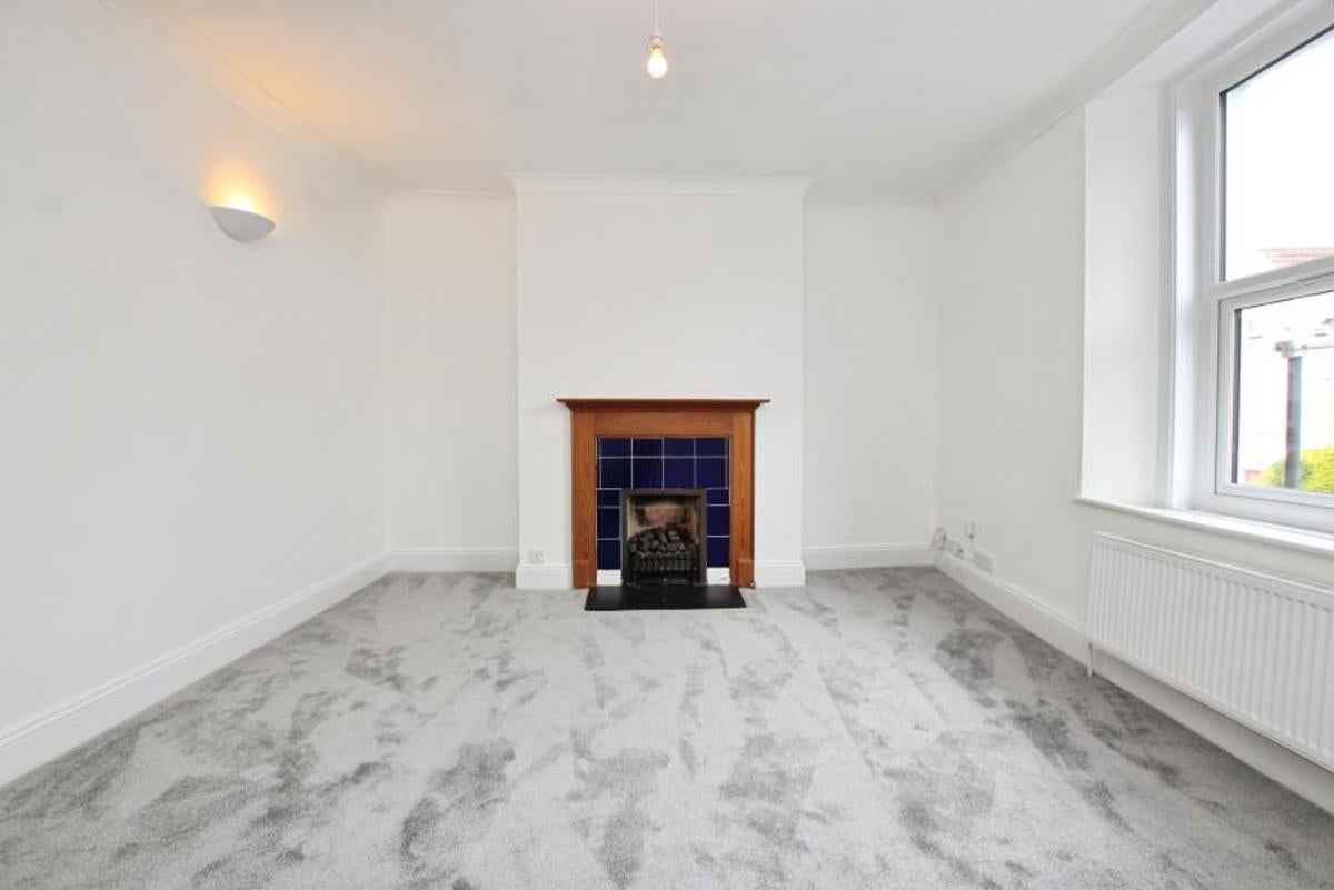 Flat Alma Vale Road in Bristol