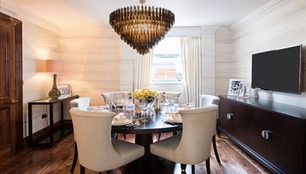 Flat Grosvenor Hill in City of Westminster