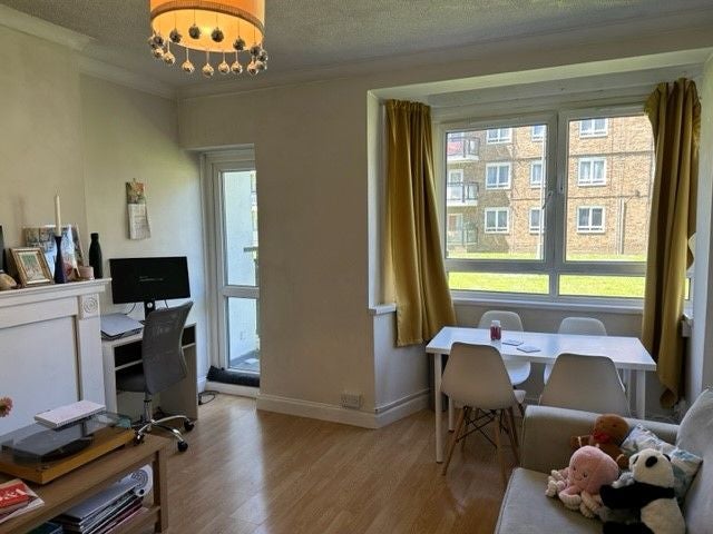 Flat Sidney Road in Greater London