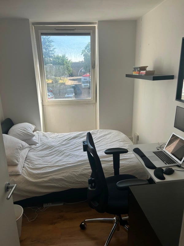 Room Wandsworth Road in Greater London