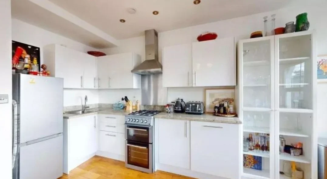 Flat Oakhurst Grove in Greater London