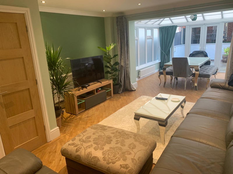 Room Williamson Row in Nottingham