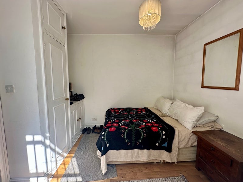 Flat Perham Road in Greater London