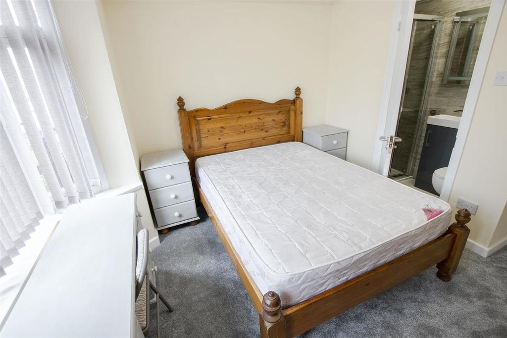 Flat Harborne Lane in Birmingham