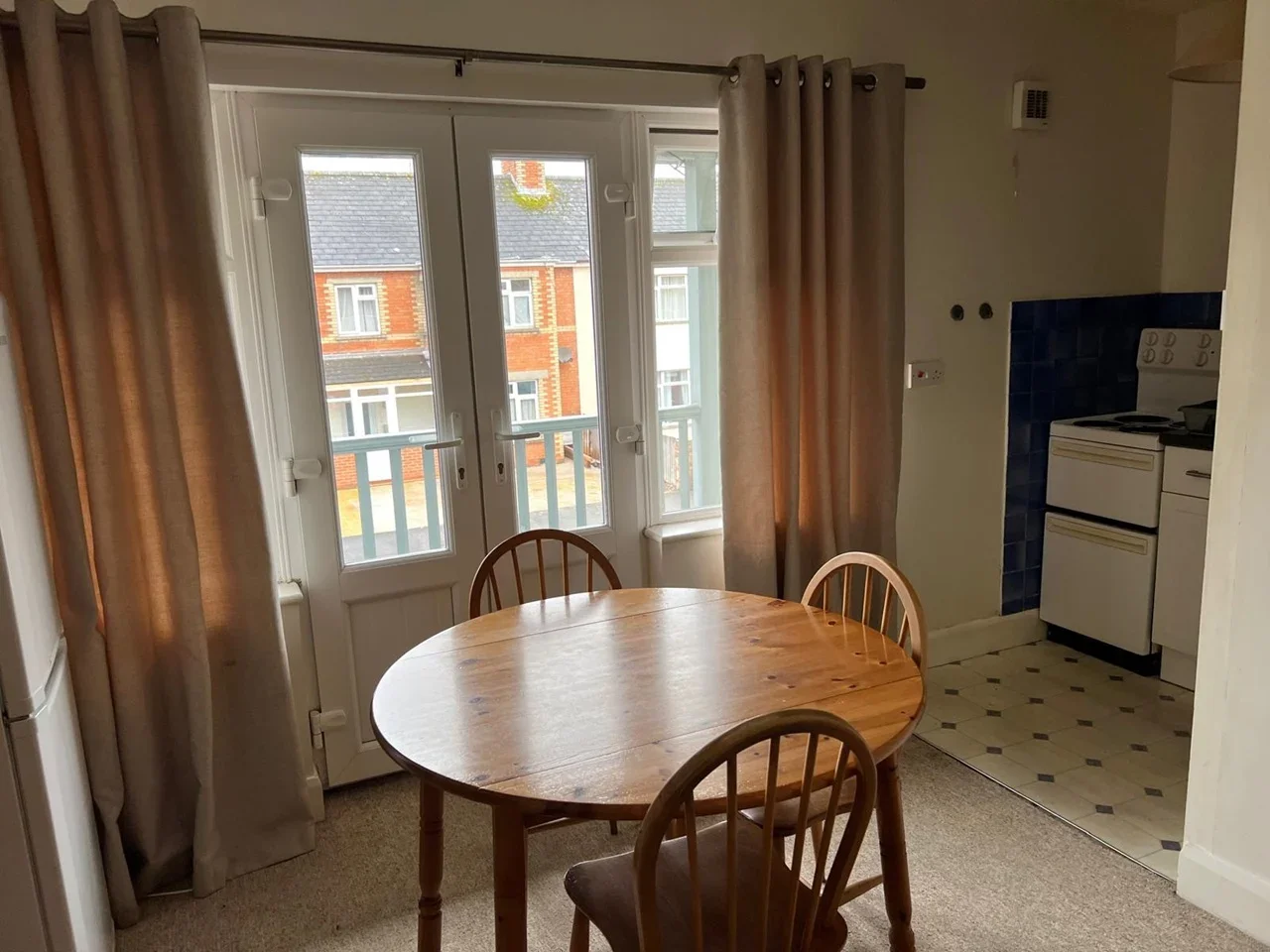 Room Priory Avenue in Taunton