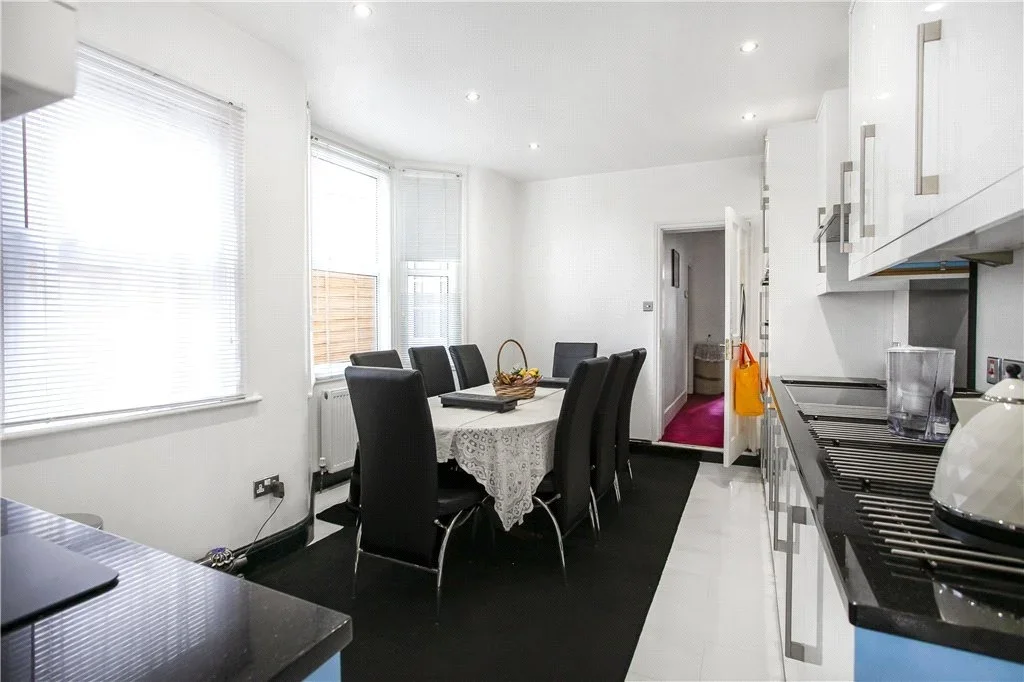 Room Richmond Road in Greater London