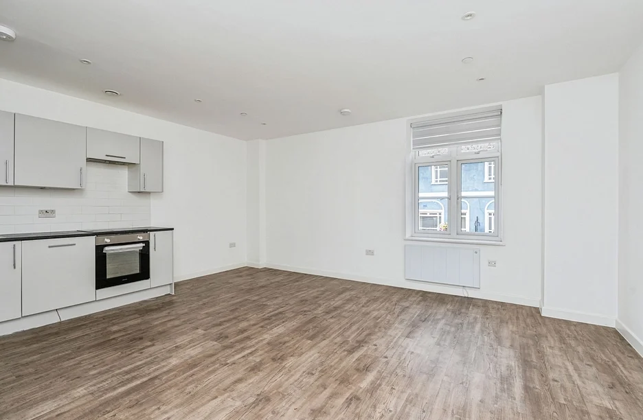 Flat Cambridge Road in Farnborough