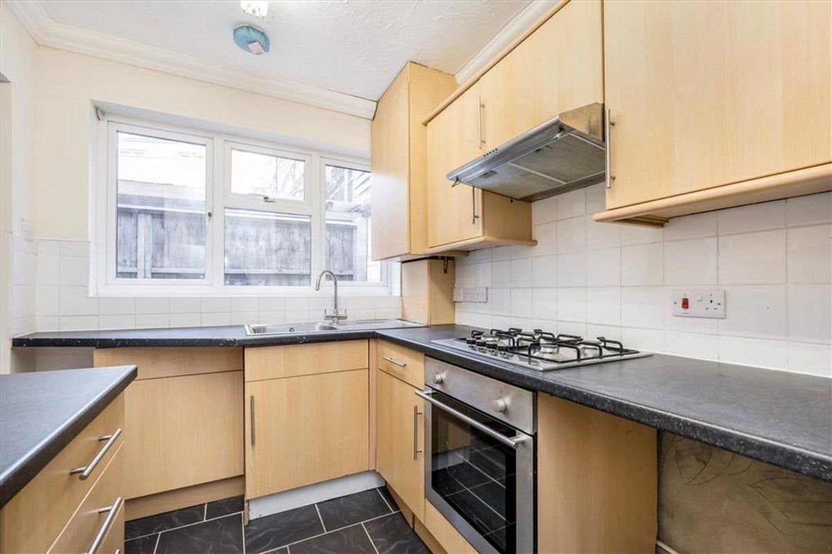 House Salmon Lane in Greater London