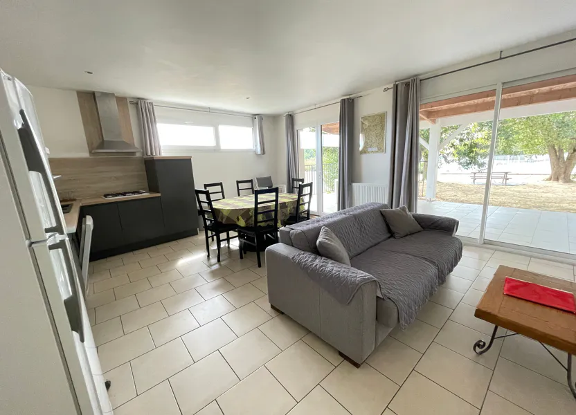 Appartement Rue du Valat Pontet à Berrias-et-Casteljau