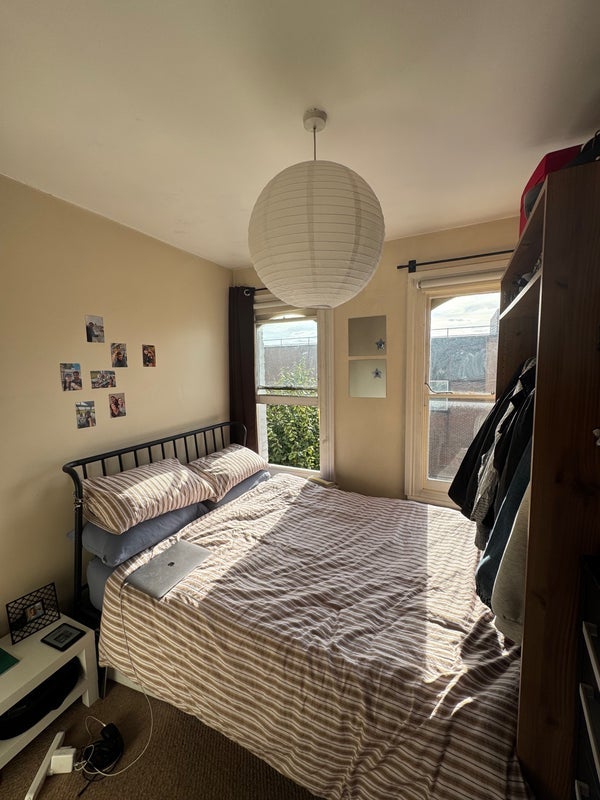 Room Balham Grove in Greater London