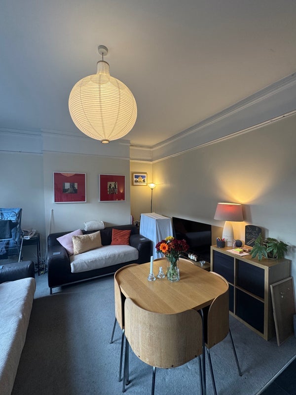Room Balham Grove in Greater London