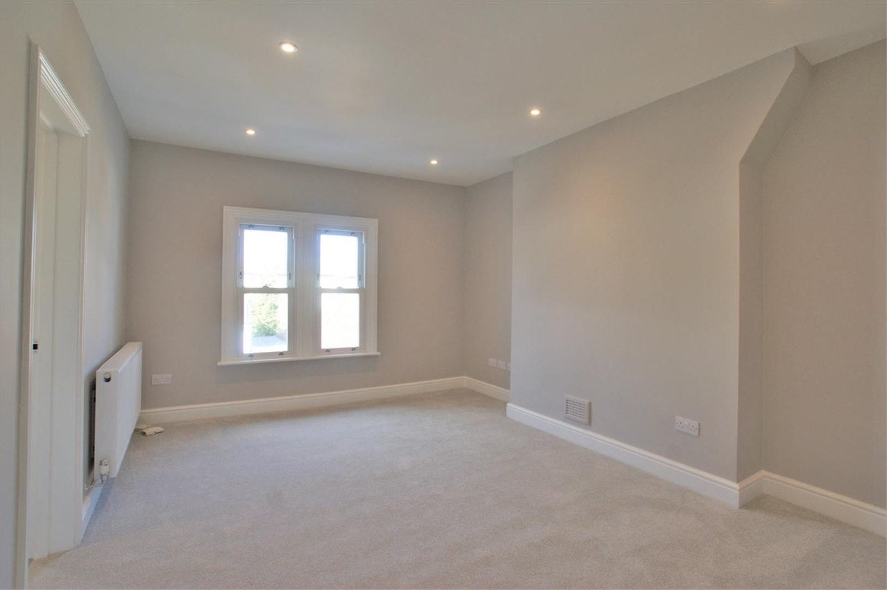 Flat Cadogan Road in Greater London