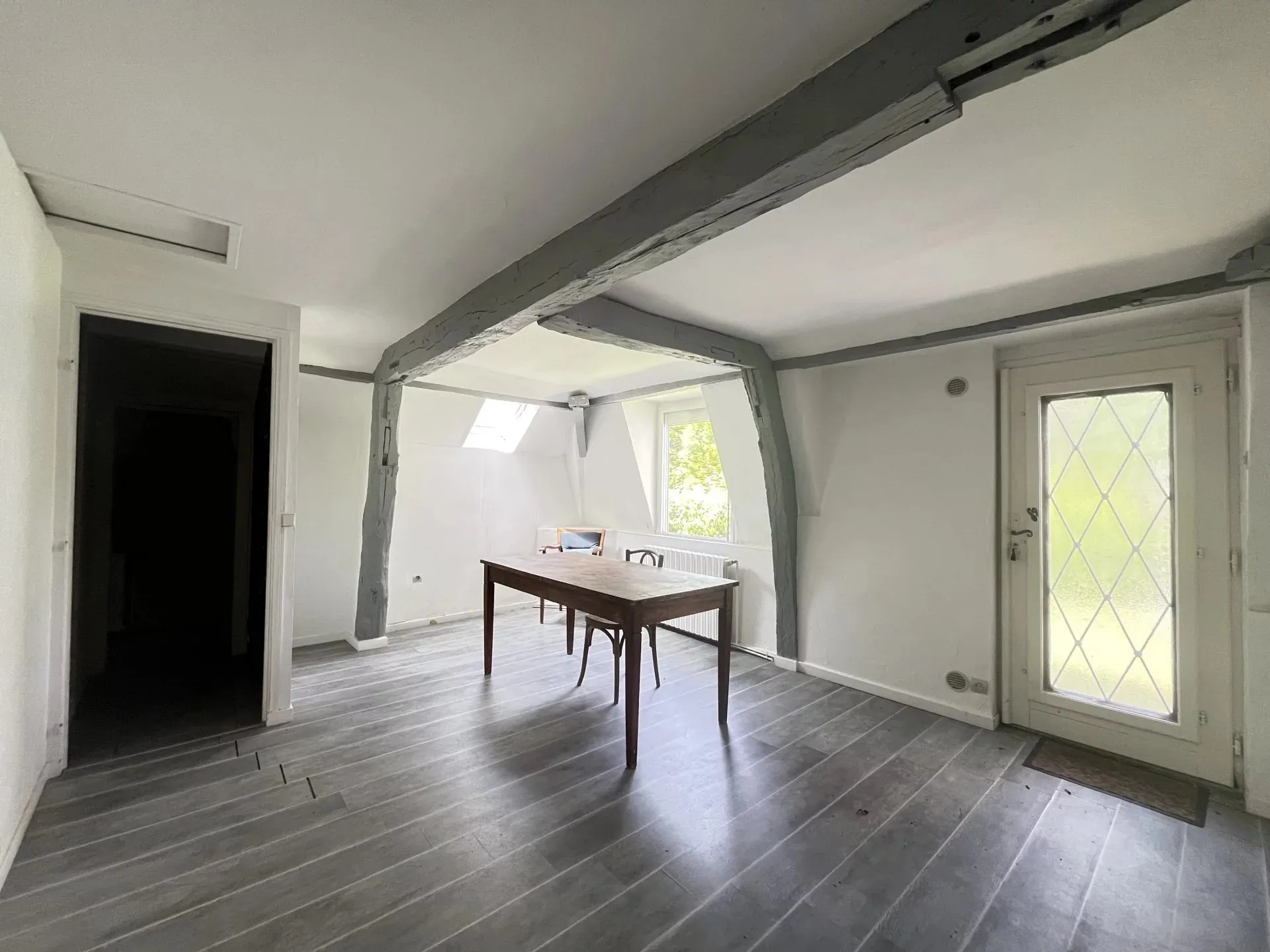 Appartement Route Nationale à Saint-Léger-des-Vignes