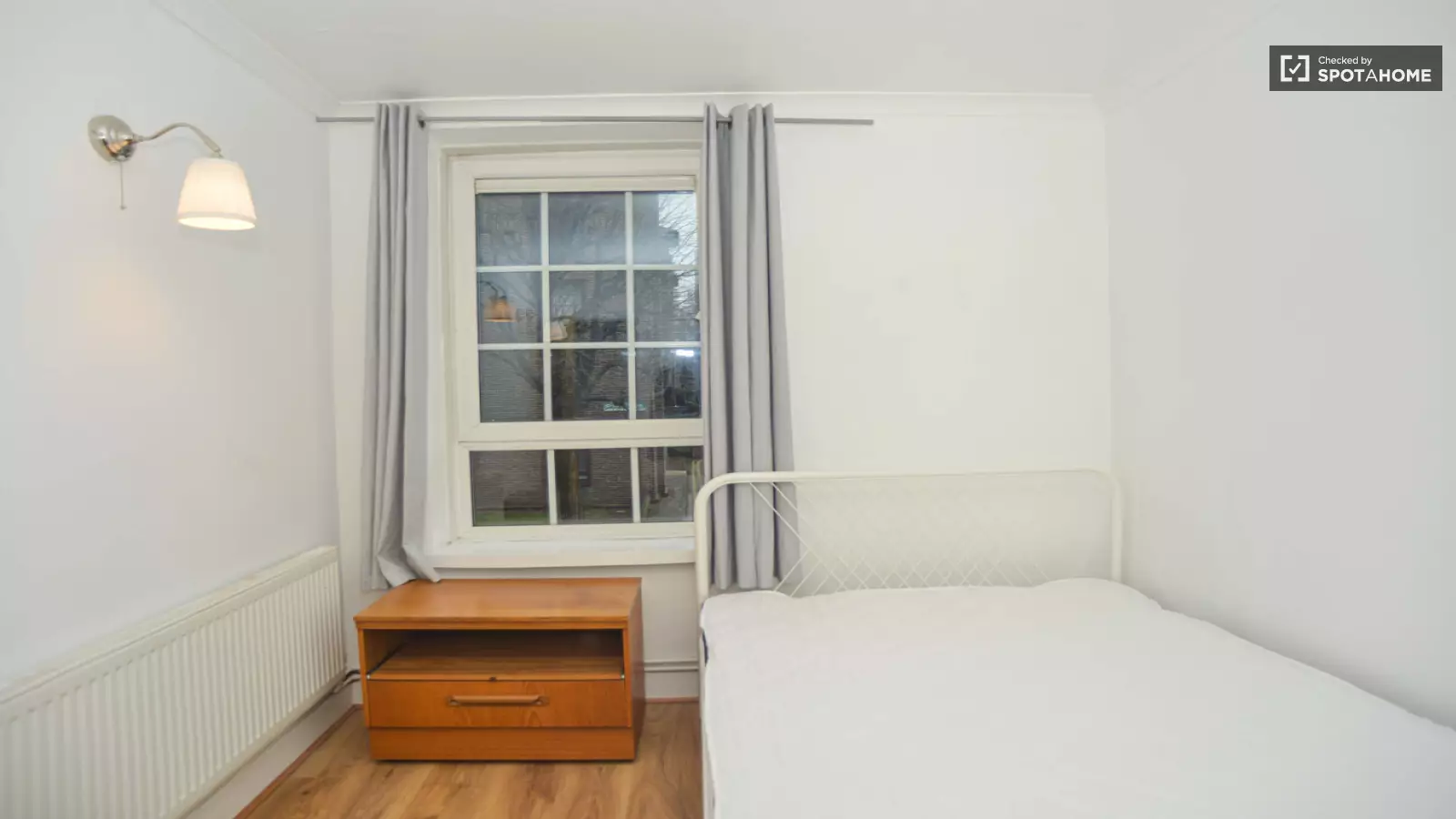 Flat Jasper Walk in Greater London