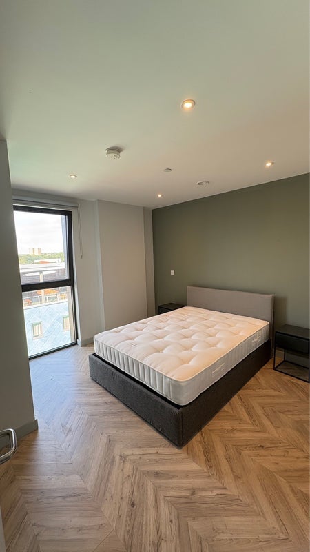 Room New Kingsley Road in Bristol