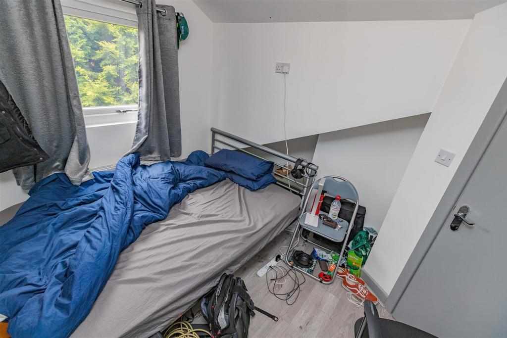 Flat Heeley Road in Birmingham