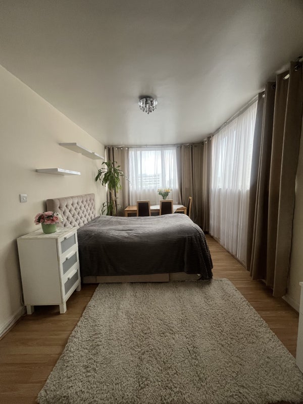 Room Bishop's Bridge Road in City of Westminster