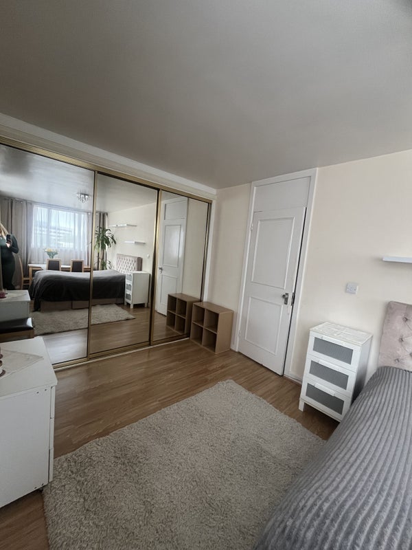 Room Bishop's Bridge Road in City of Westminster