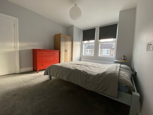 Flat Marian Road in Greater London