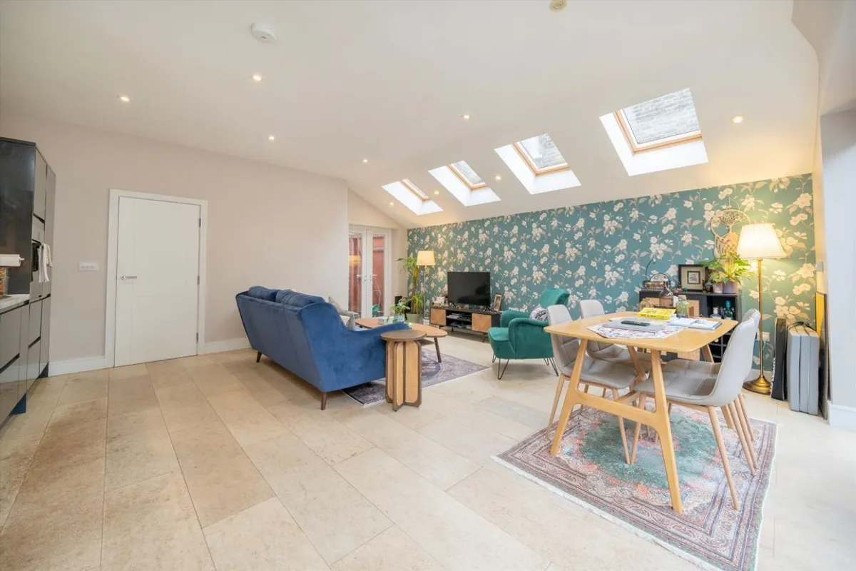 Flat Willcott Road in Greater London