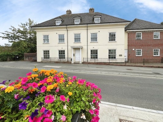 Flat Pines Court in Blandford Forum