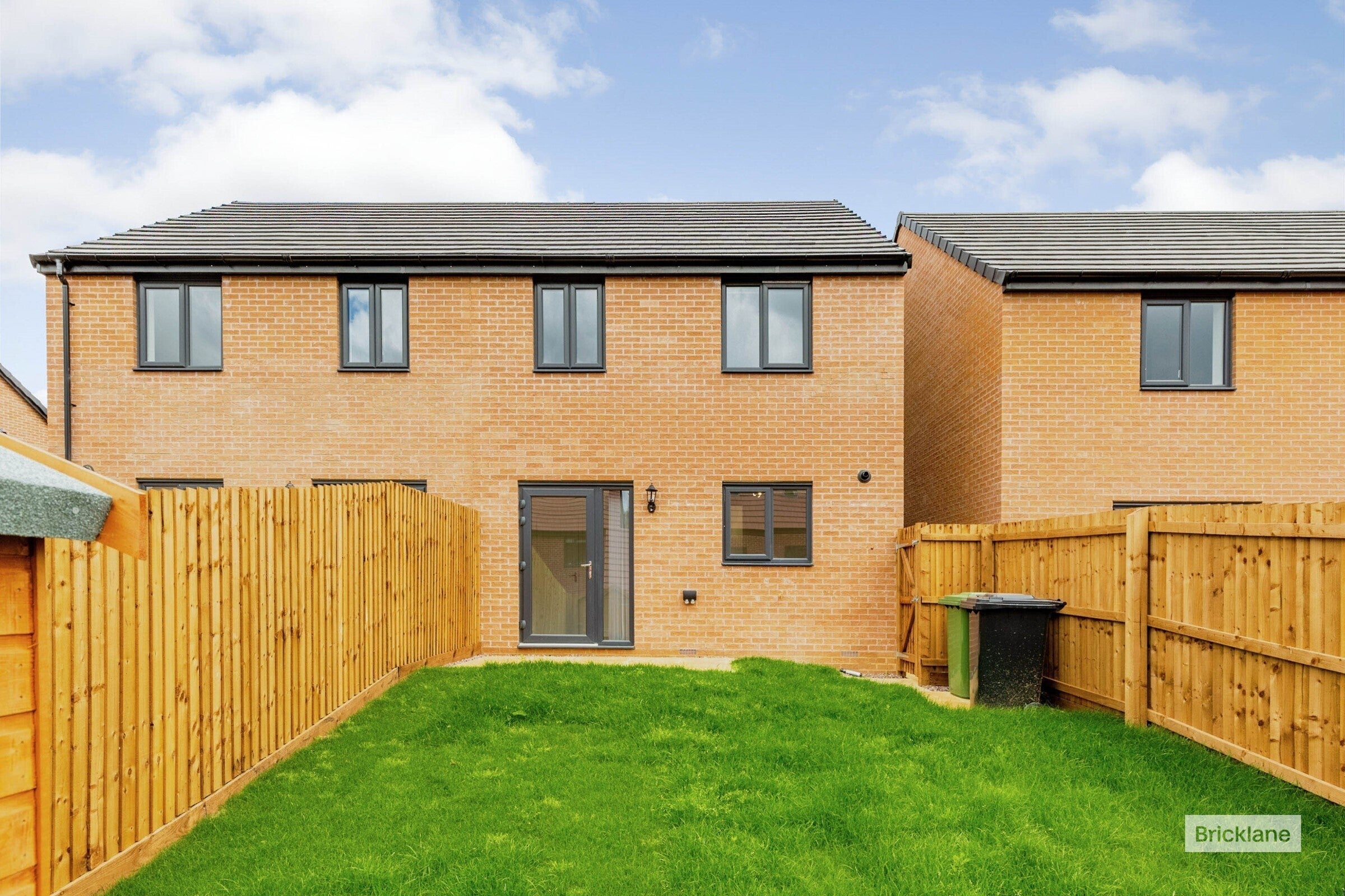 House Gabriel Way in Wellingborough