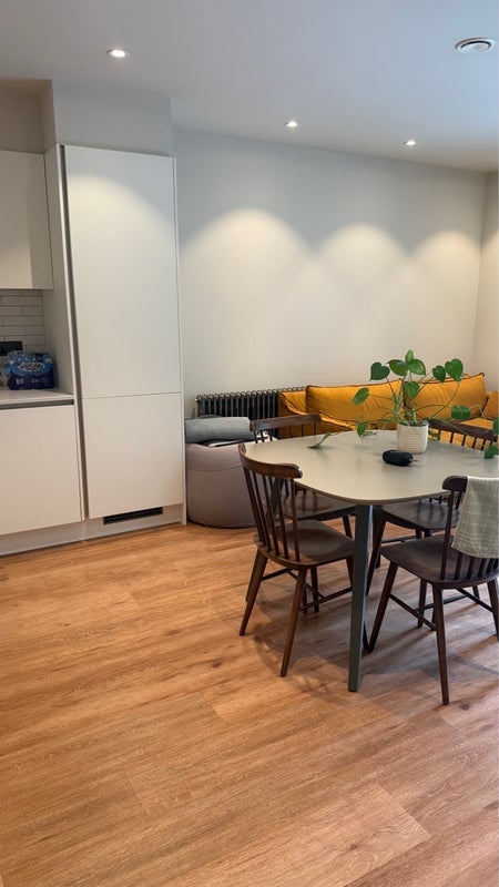 Room Ashley Road in Greater London