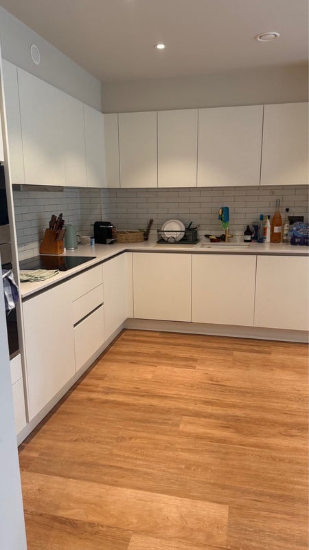 Room Ashley Road in Greater London