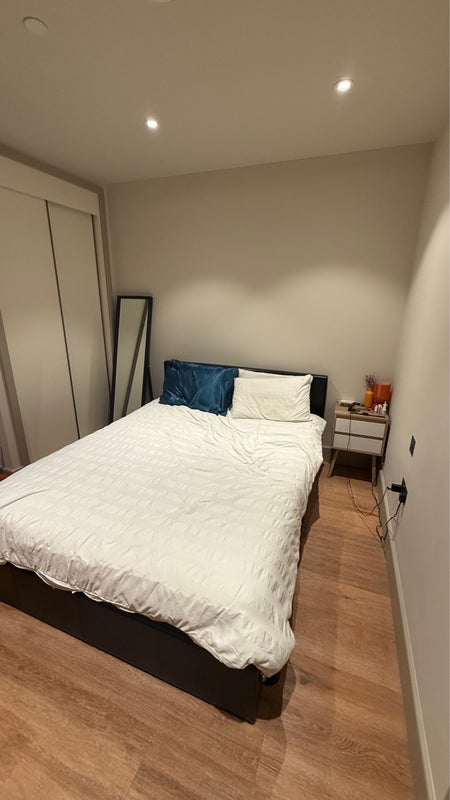 Room Ashley Road in Greater London