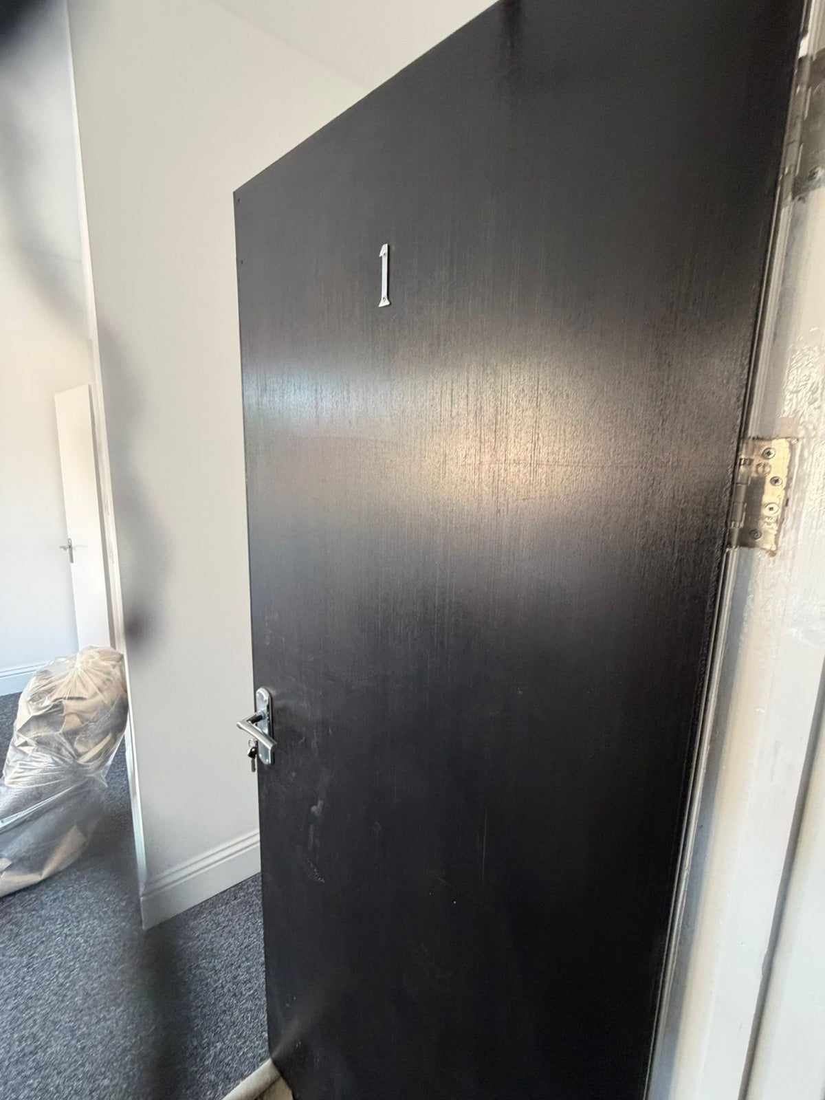 Room Ashburnham Road in Luton