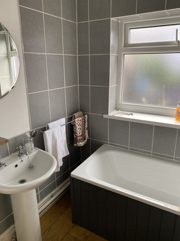 Room Whitchurch Place in Cardiff