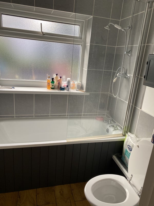 Room Whitchurch Place in Cardiff