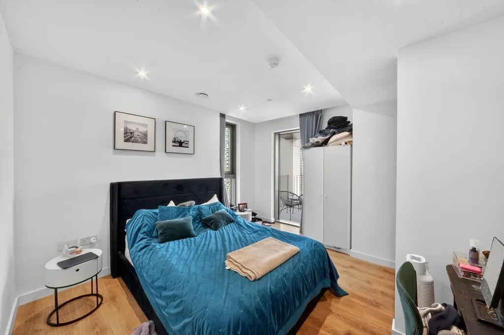 Flat Charter Street in Greater London