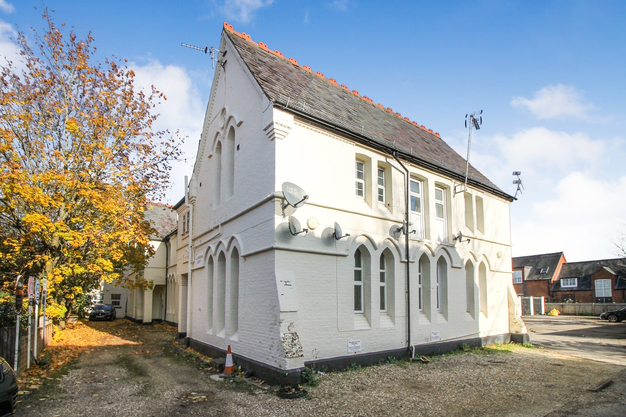 Flat Alexandra Court in Rushmoor