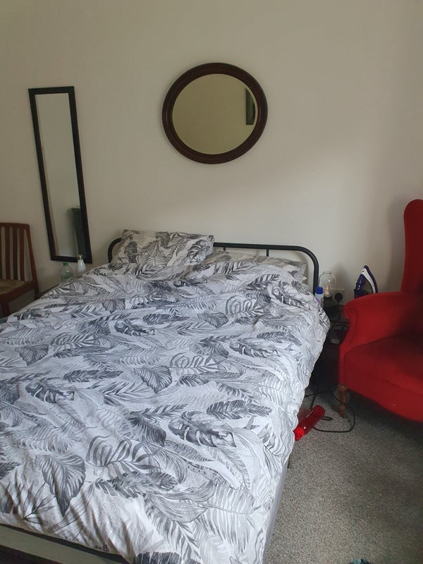 Room Ashmore Road in Glasgow
