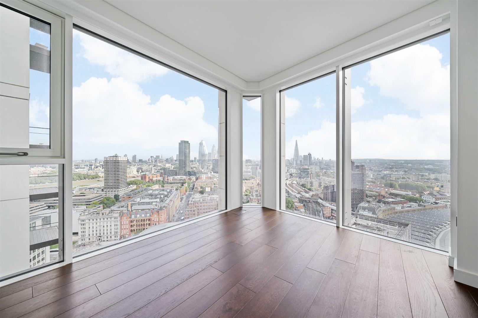 Flat York Road in Greater London