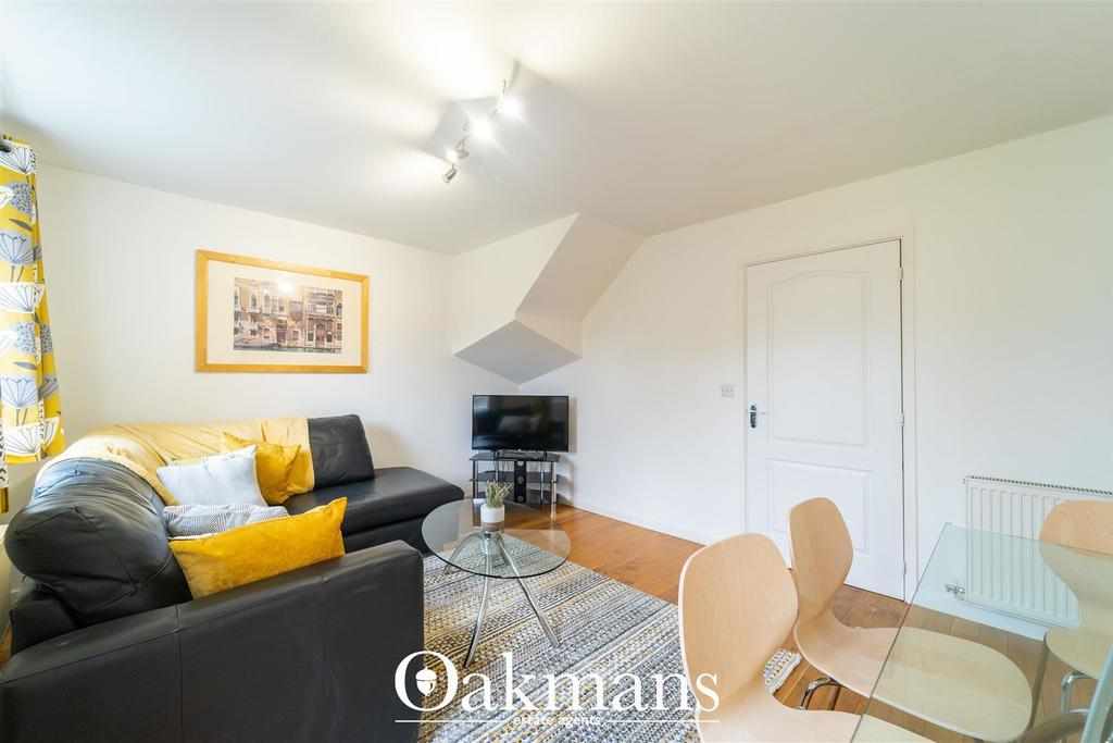 Flat Ten Acres Mews in Birmingham