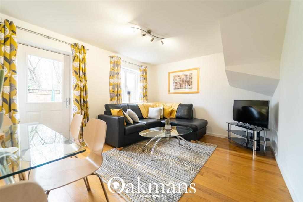 Flat Ten Acres Mews in Birmingham