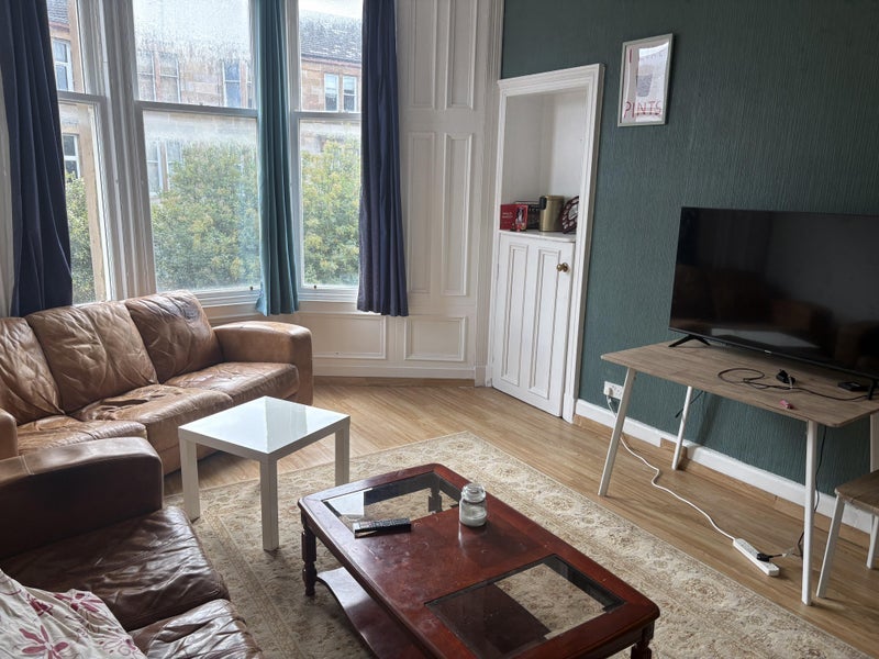 Room Barrington Drive in Glasgow