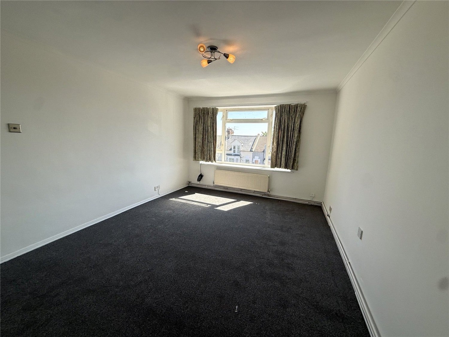 Flat Palmerston Road in Greater London