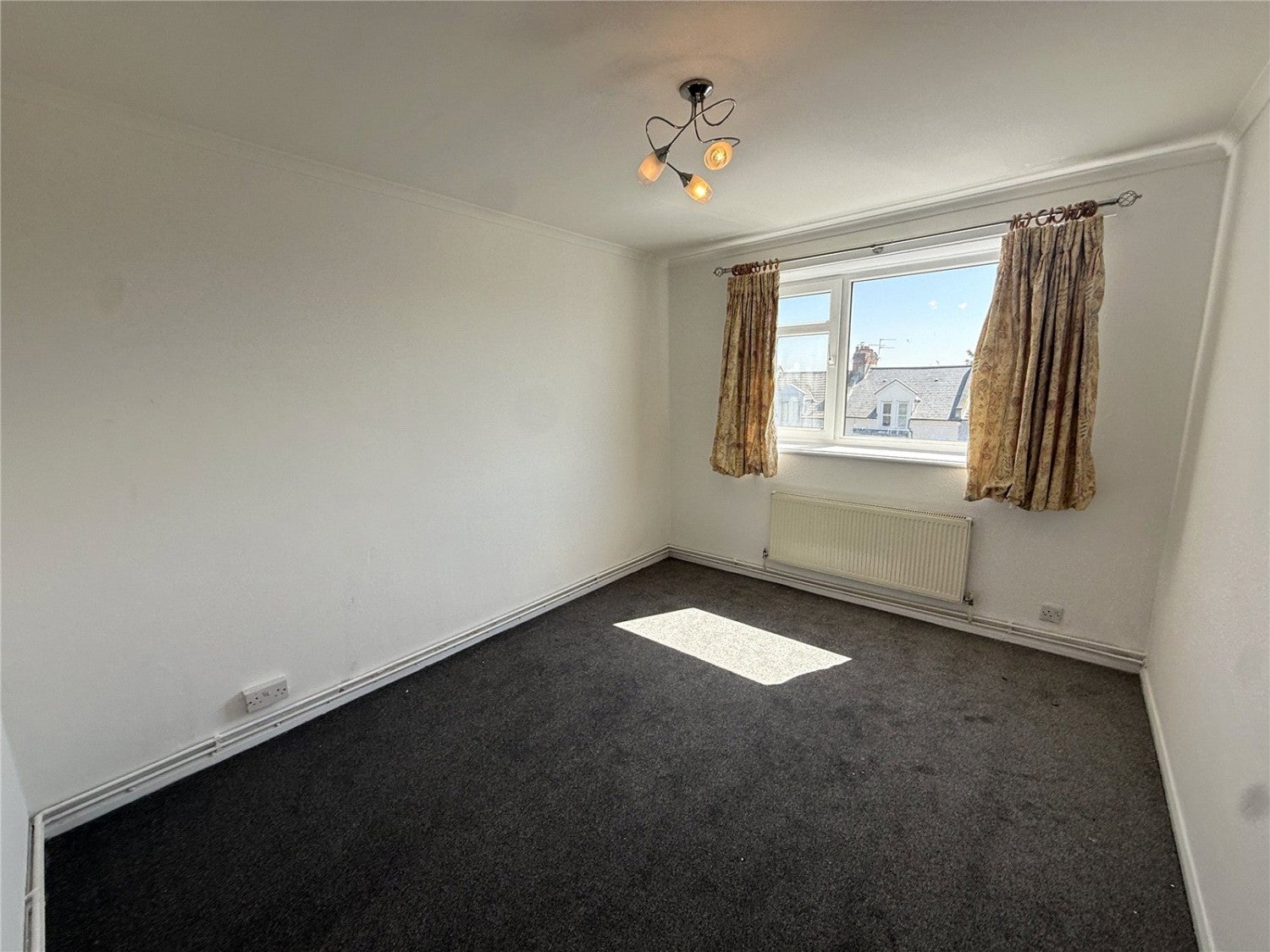 Flat Palmerston Road in Greater London