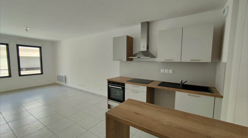 Appartement Rue Fernand Pelloutier à Nîmes