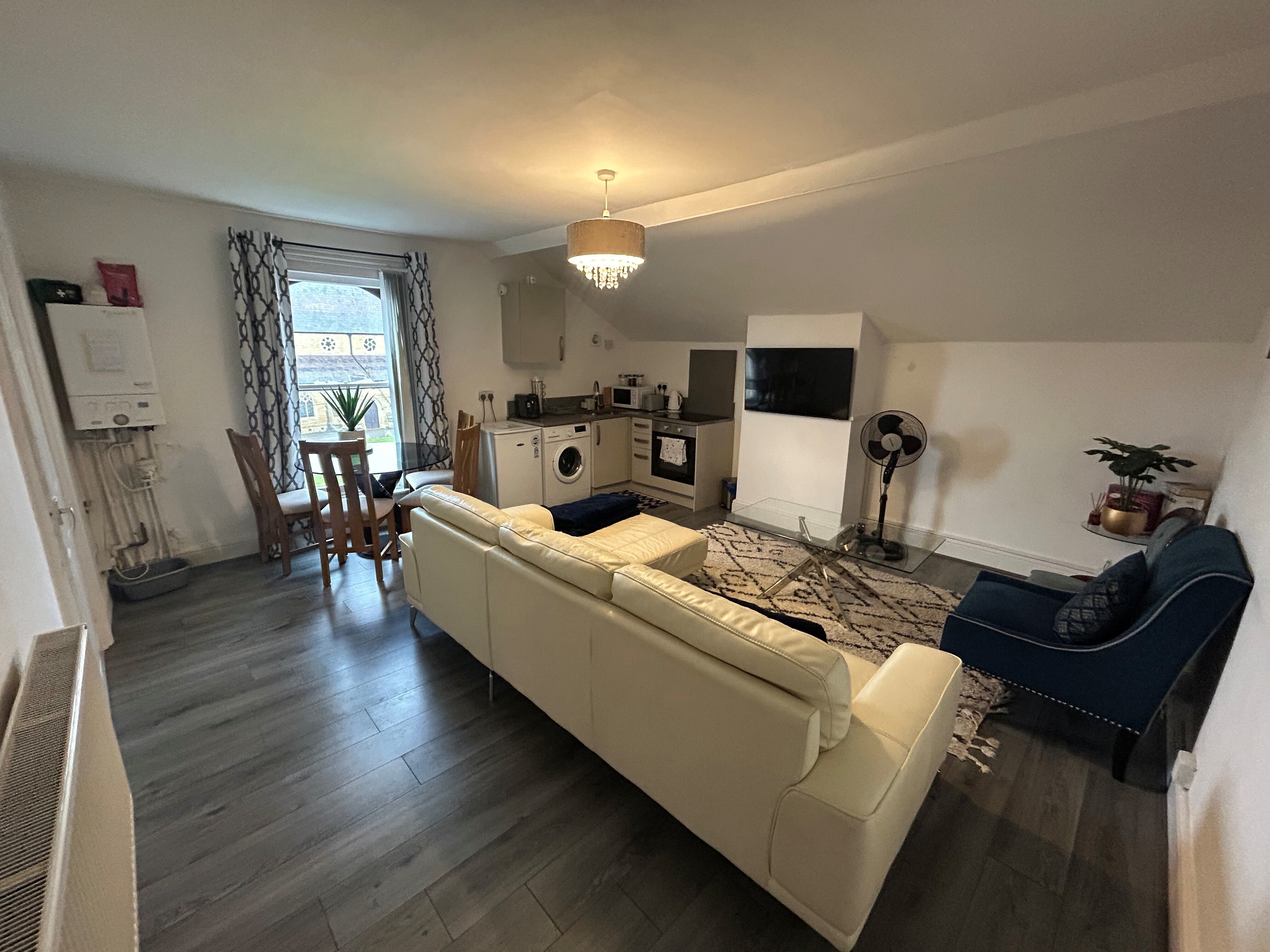 Flat Harlech Road in Crosby