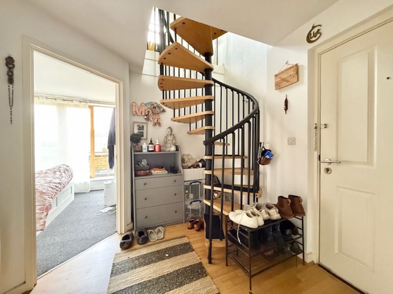 Flat Hendre Road in Greater London