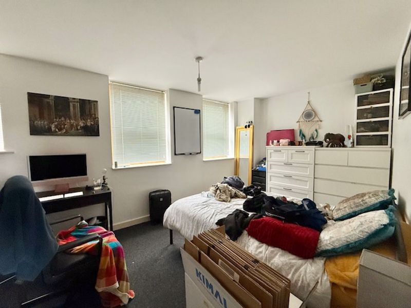 Flat Hendre Road in Greater London