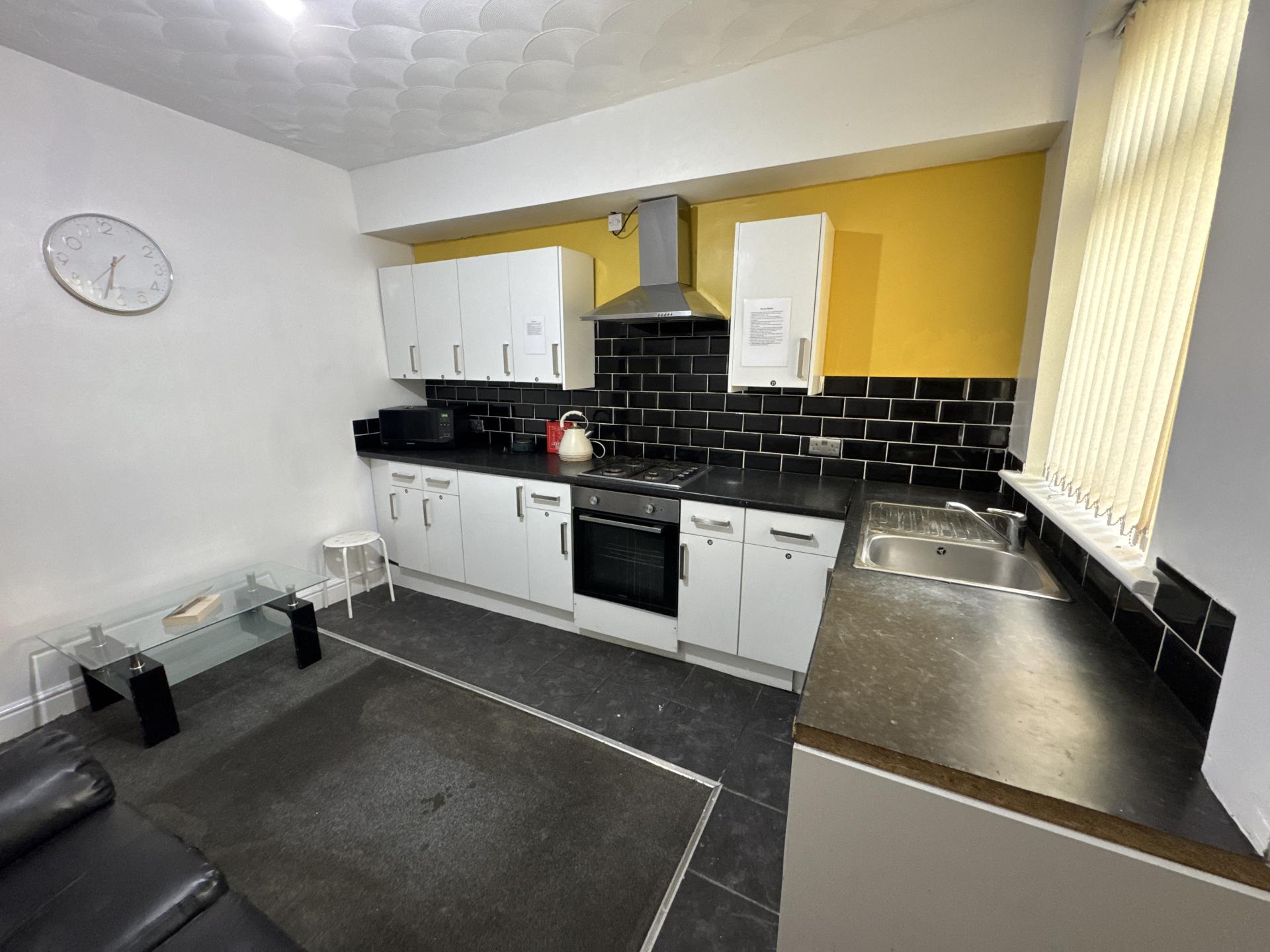 Room Cambria Street South in Liverpool