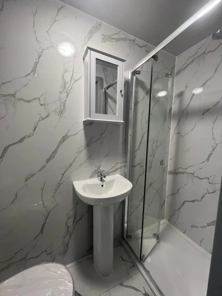 Room Bath Road in Slough