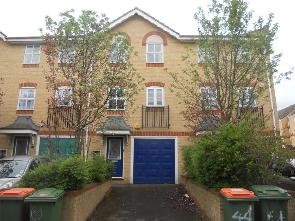 House Angelica Drive in Greater London